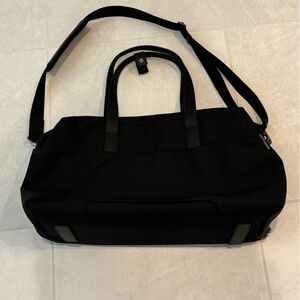 Away The Weekender / Large Everywhere Bag in Black